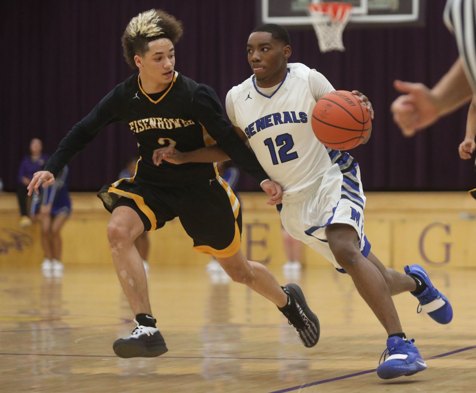 Eisenhower vs MacArthur boys basketball 28 2.25.19.jpg